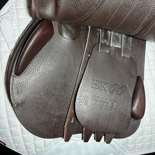 Equipe EK - GO Jump Brown 17.5" MW 7 | Saddles Direct