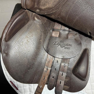 Equipe Expression Jump Brown 17.5" XW +3 7 | Saddles Direct
