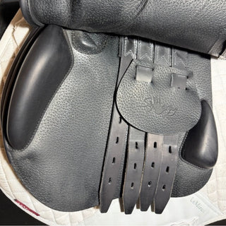 Equipe Synergy Dual Flap Jump Black 17" +1 MW 7 | Saddles Direct