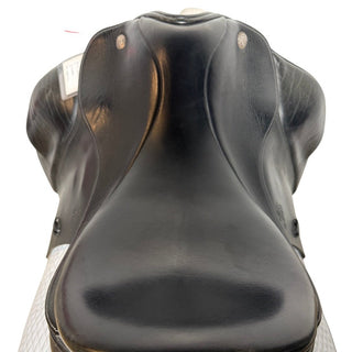 Fairfax Classic cup Dressage Black 17.5" ADJ 6 | Saddles Direct