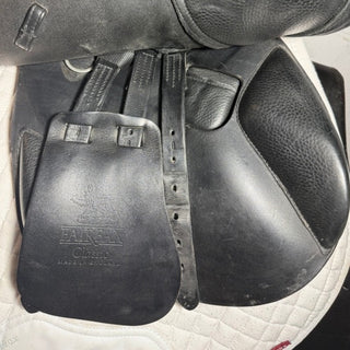 Fairfax Classic Cupped Flap Jump Black 17" ADJ 8 | Saddles Direct