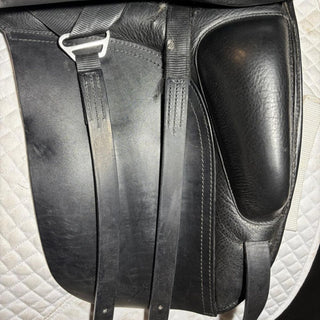 Fairfax Classic Dressage Black 17.5" ADJ 8 | Saddles Direct