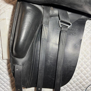Fairfax Classic Dressage Black 17.5" ADJ 7 | Saddles Direct
