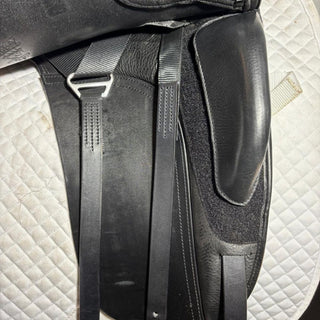 Fairfax Classic Dressage Black 17.5" ADJ 8 | Saddles Direct