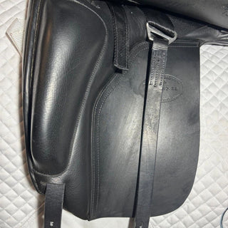 Fairfax Classic Dressage Black 17.5" ADJ 5 | Saddles Direct