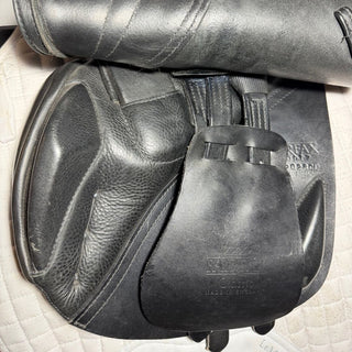 Fairfax Classic Jump Plain Flap MJP Black 17" ADJ 7 | Saddles Direct