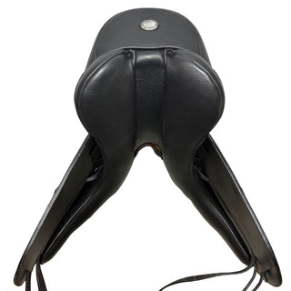 Fairfax Deluxe Monoflap Dressage Black 17" ADJ 7 | Saddles Direct