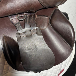 Fairfax Dual Flap Classic Jump Brown 17" ADJ 6 | Saddles Direct