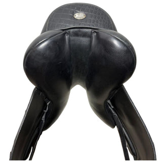Fairfax World Class Dressage Black 17.5" ADJ 7 | Saddles Direct