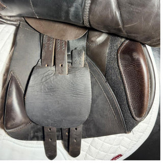 Farrington Jump Brown 16.5" MW 8 | Saddles Direct