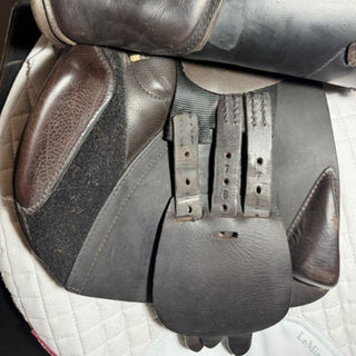 Farrington Jump Brown 16.5" MW 7 | Saddles Direct