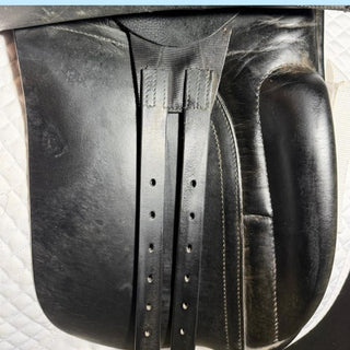 UK Saddles Dressage Black 17.5" W