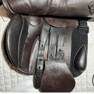 GFS Monarch Jump Brown 16.5" ADJ 7 | Saddles Direct