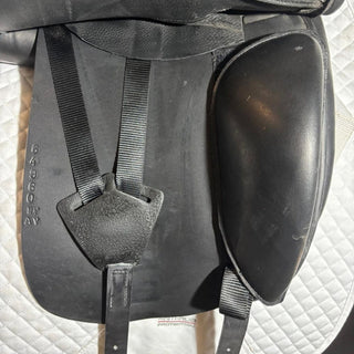Harry Dabbs Avant tree Dressage Black 17.5" MW 8 | Saddles Direct