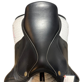 Harry Dabbs GP Black 17.5" MW 4 | Saddles Direct