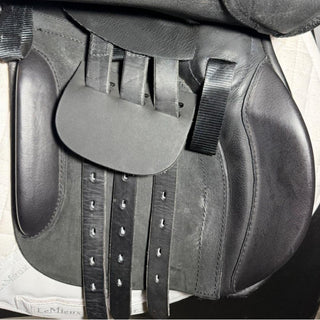 Ideal H&C Wide Seat GP Black 17.5" W 8 | Saddles Direct