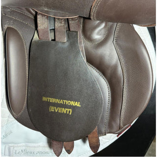 Ideal International Event GP Brown 17.5" MW 8 | Saddles Direct