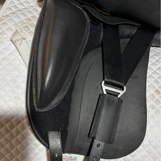 Black Ideal T&T twin flap Dressage Black 17" MW 5 - Saddles Direct