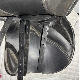 John Whitaker Overton Jump Black 17.5" ADJ 6 | Saddles Direct