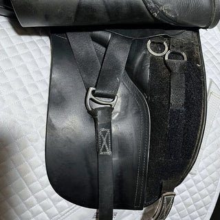 Black Kent and Masters Dressage Black 17" 6 - Saddles Direct