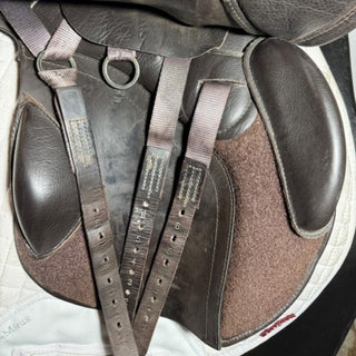 Kent and Masters Flat Back MGU GP Brown 17" ADJ 8 | Saddles Direct