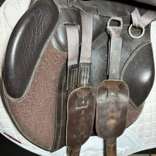 Kent and Masters Flat Back MGU GP Brown 17" ADJ 7 | Saddles Direct