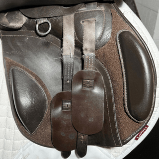 Kent and Masters Flat Back Original GP Brown 17.5" ADJ 6 | Saddles Direct
