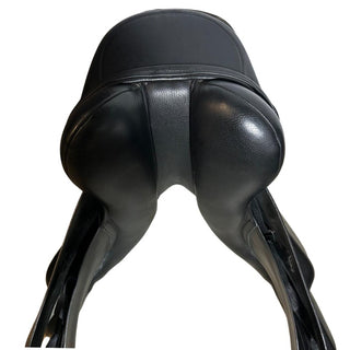 Black Kent and Masters MDS Dressage Black 17" ADJ 6 - Saddles Direct