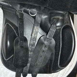 Kent and Masters MGD Original GPD Black 17.5" ADJ 8 | Saddles Direct