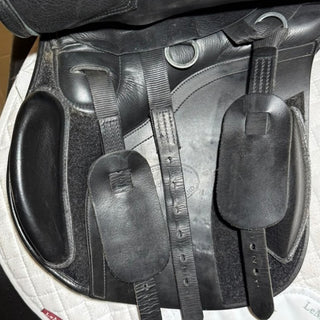 Kent and Masters MGD Original GPD Black 17.5" ADJ 7 | Saddles Direct