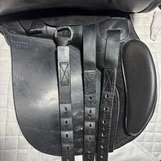 Kent and Masters Original Cob MGX GP Black 17" ADJ 8 | Saddles Direct