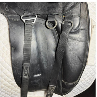 Kent and Masters Original Dressage Black 17.5" ADJ 8 | Saddles Direct