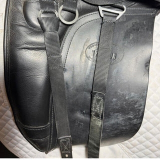 Kent and Masters Original Dressage Black 17.5" ADJ 7 | Saddles Direct