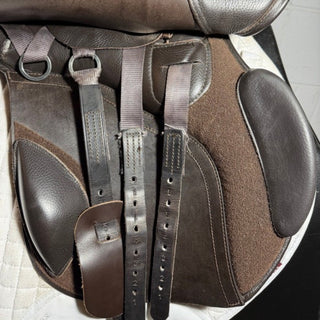 Kent and Masters Original Flat Back MGU GP Brown 17.5" ADJ 8 | Saddles Direct