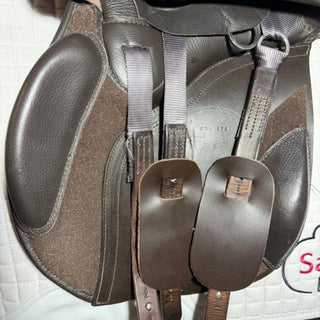 Kent and Masters Original Flat Back MGU GP Brown 17.5" ADJ 7 | Saddles Direct