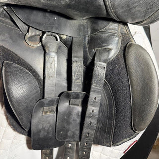 Kent and Masters Original GP Black 17" ADJ 8 | Saddles Direct