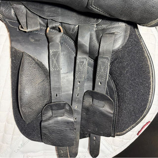 Kent and Masters Original GPD GP Black 17.5" ADJ 8 | Saddles Direct