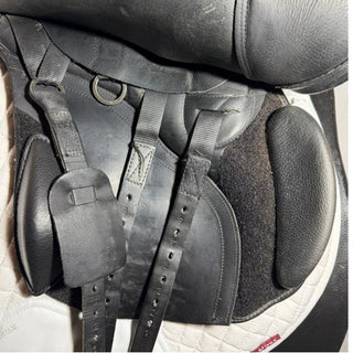 Kent and Masters Original MGP GP Black 17.5" ADJ 8 | Saddles Direct