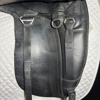 Kent and Masters Original Standard Wither MDR Dressage Black 17.5" ADJ 8 | Saddles Direct