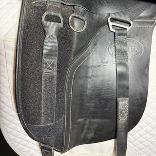 Kent and Masters S - Series High Wither Moveable Block HDM Dressage Black 17.5" ADJ 7 | Saddles Direct
