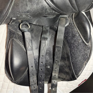 Kent and Masters S-Series MPJ Pony Jump Black 16.5" ADJ 8 | Saddles Direct