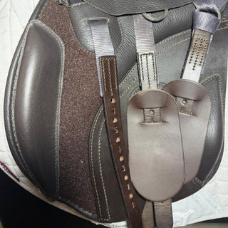 Kent and Masters S - Series Universal High Wither UGH GP Brown 17.5" ADJ 7 | Saddles Direct