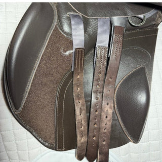 Kent and Masters S - Series Universal UGH High Wither GP Brown 17.5" ADJ 7 | Saddles Direct