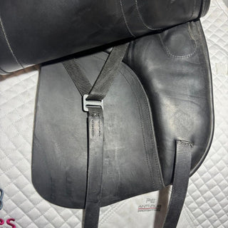 Pony, Cob & Horse Dressage Black 17" W 8 | Saddles Direct
