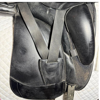 Prestige Academy Dressage Black 17" MW 8 | Saddles Direct