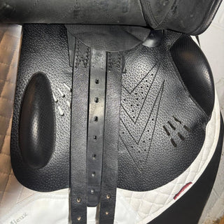 Prestige X - Breath Jump Black measures 17.5” Stamped 18" MW 8 | Saddles Direct