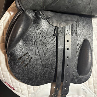 Prestige X - Breath Jump Black measures 17.5” Stamped 18" MW 7 | Saddles Direct