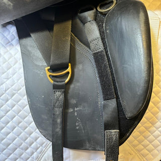 Kent and Masters Dressage Black 17"