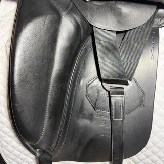 Ryder Lux Dressage Black 18" M 7 | Saddles Direct