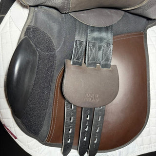 Saddle Company Vicenza GP Brown 17.5" W 7 | Saddles Direct